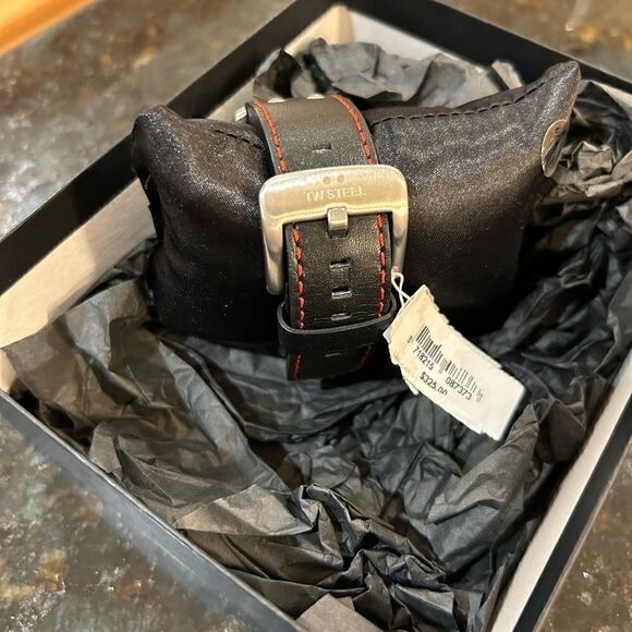 Men’s TW steel, stainless 45 mm watch - Picture 3 of 8